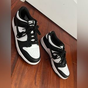 NIKE PANDA DUNKS WORN 2-3 TIMES